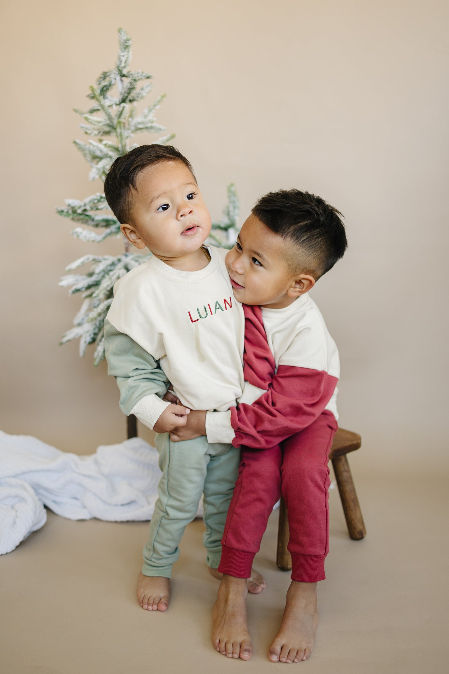 Christmas Colorblock Crewneck Sweatshirt & Jogger Pants